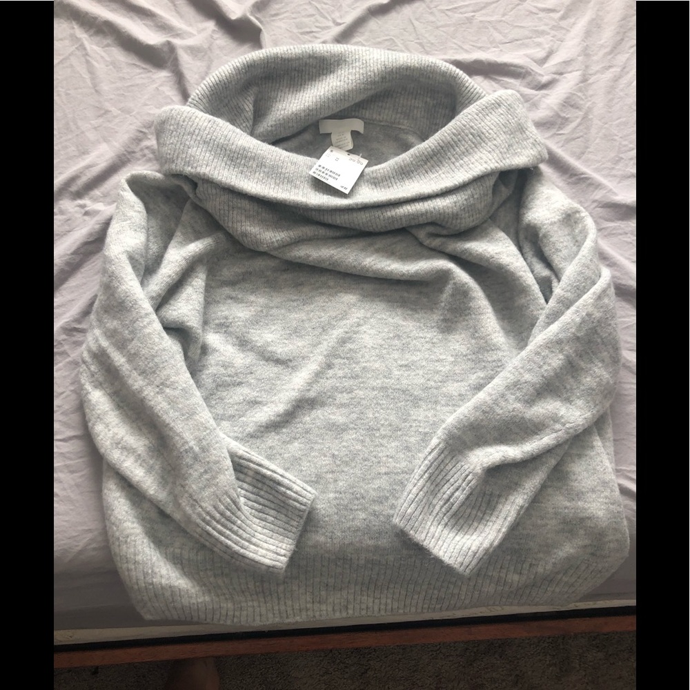 NEW H&M sweater